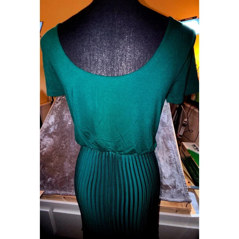 LOFT Pleated Midi Dress‎ Women 0 Petite Green Excellent Short Sleeve Scoop Back